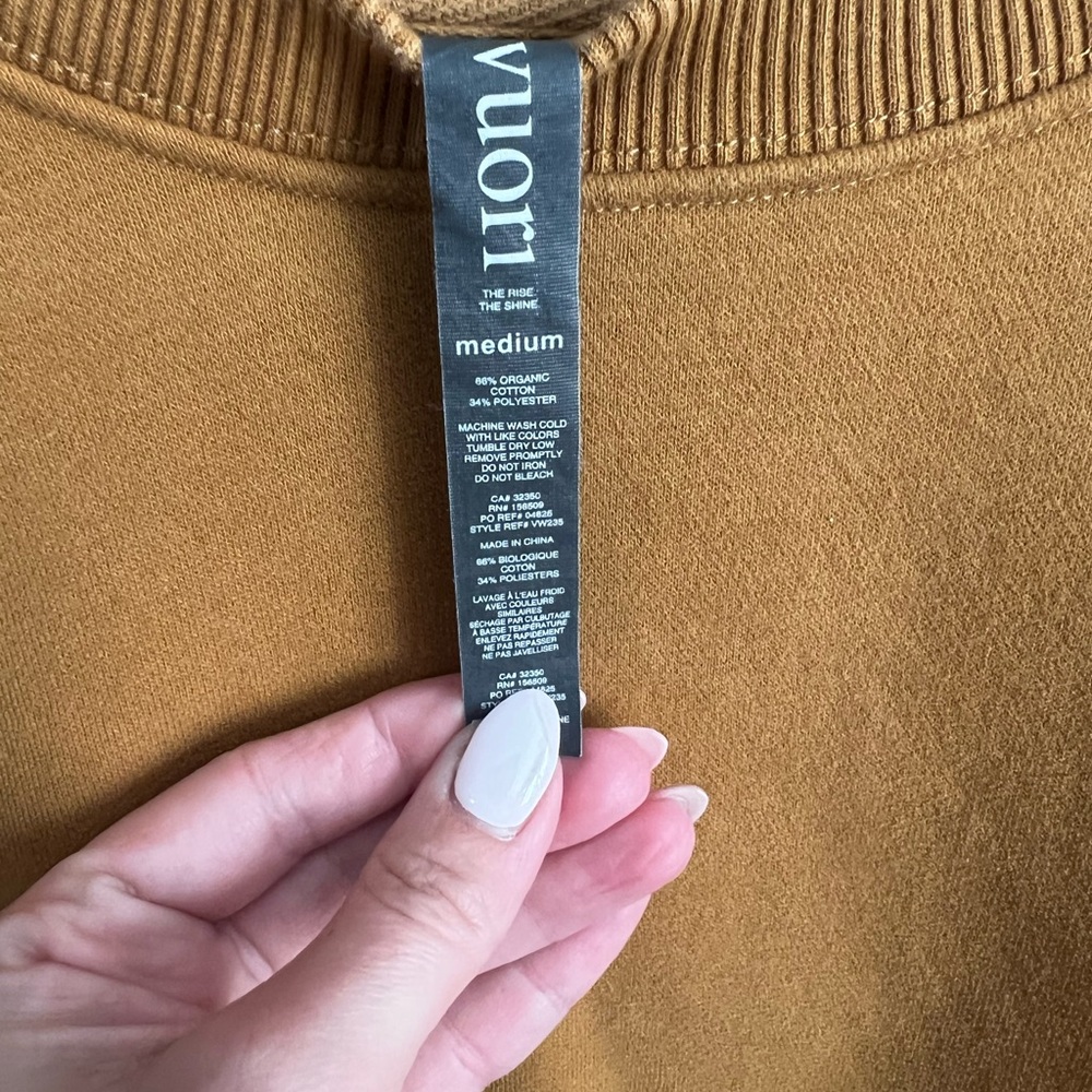 Vuori Golden Sweatshirt - Picture 3 of 4